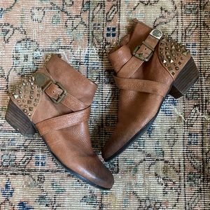 Vince Camuto Marcin studded ankle boots - size 10